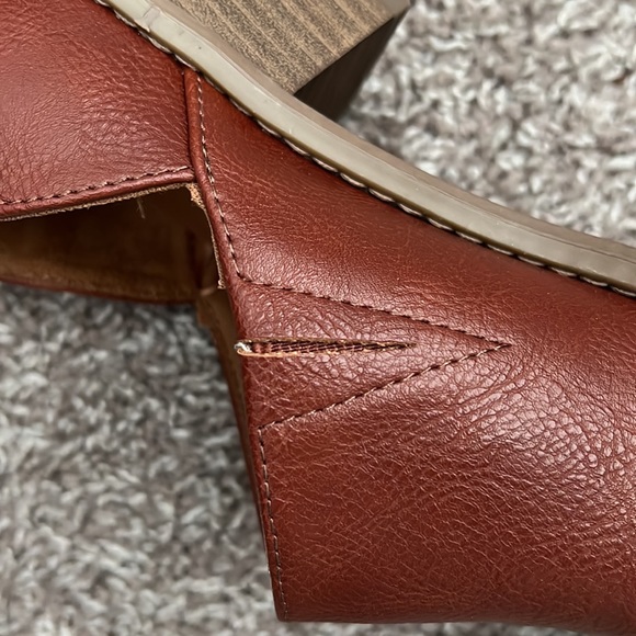 Pointed toe low cut booties - Picture 4 of 8